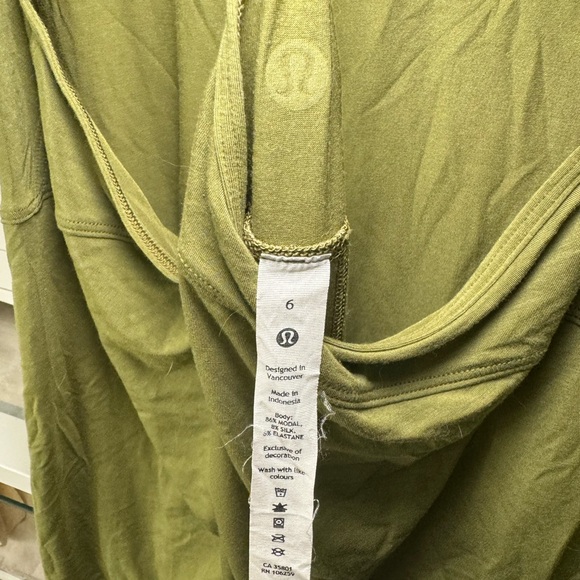 Lululemon Yoga Tank - Picture 6 of 6